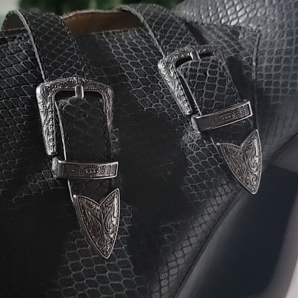 Franco Sarto casual  Heeled Bootie size 9 color black - Picture 13 of 15